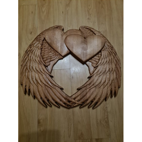 Anjelské krídla zo srdiečkami