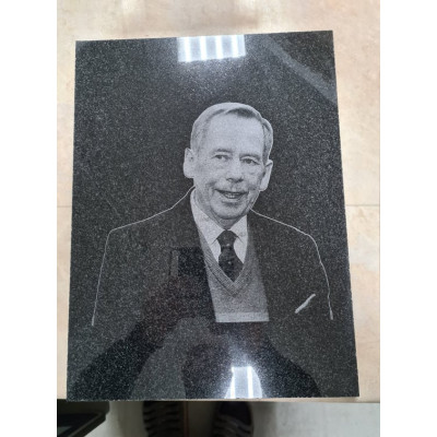 Fénykép és portrégravírozás kőbe