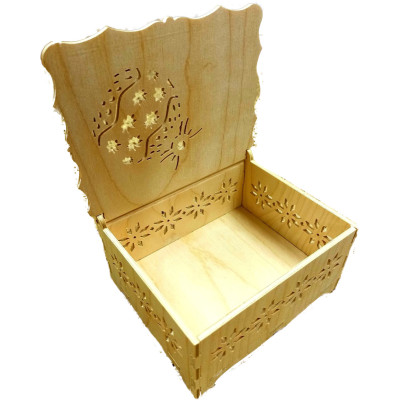 Fából készült díszdoboz