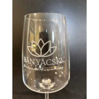 Poharak gravírozása